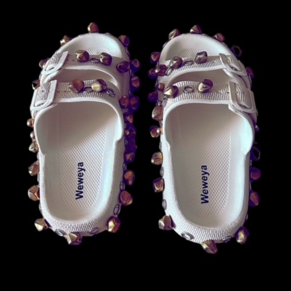 Custom “Moon Rock” Comfty Sandals - Picture 6 of 12